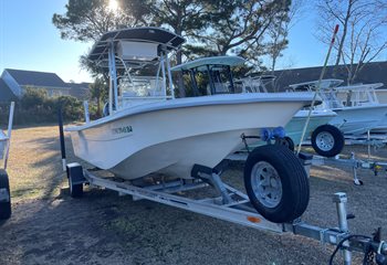 2014 Carolina Skiff 198 DLV Boat